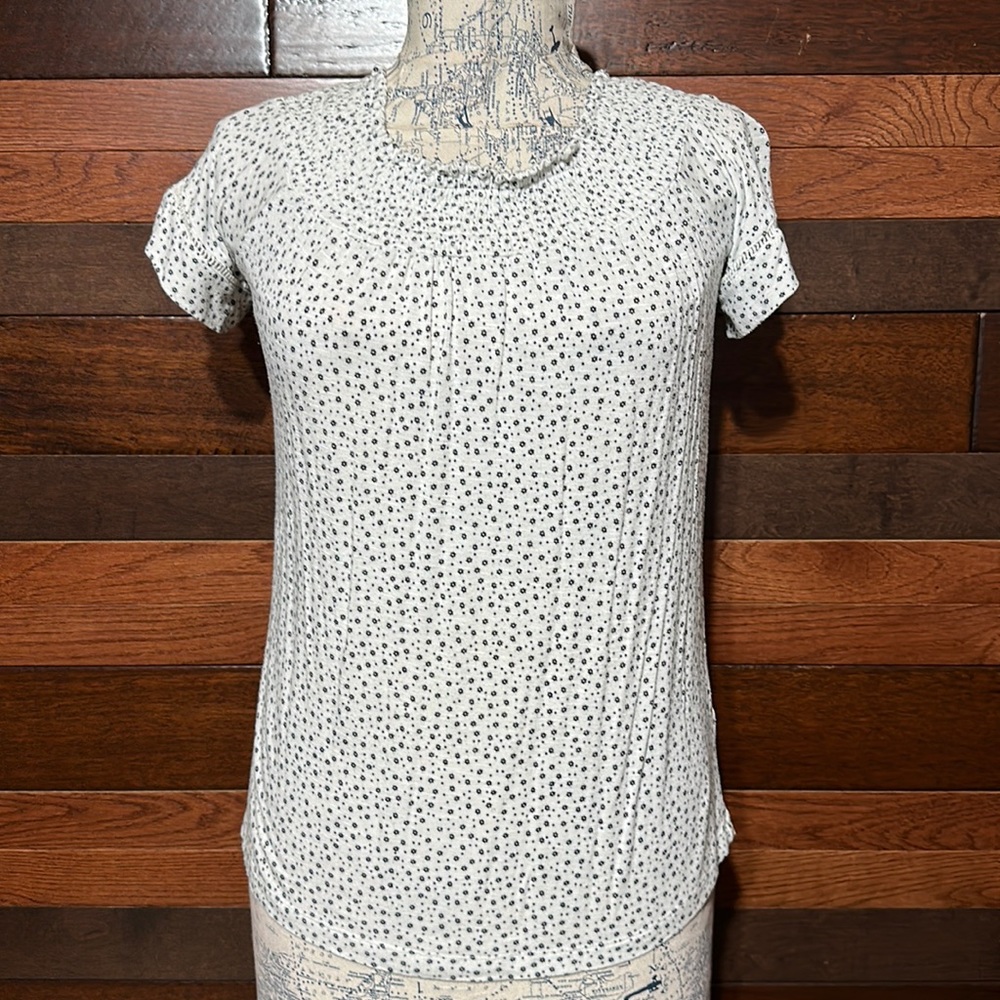 Max Jeans Smocked Scoop Neck Short Sleeve Black and White Floral Top